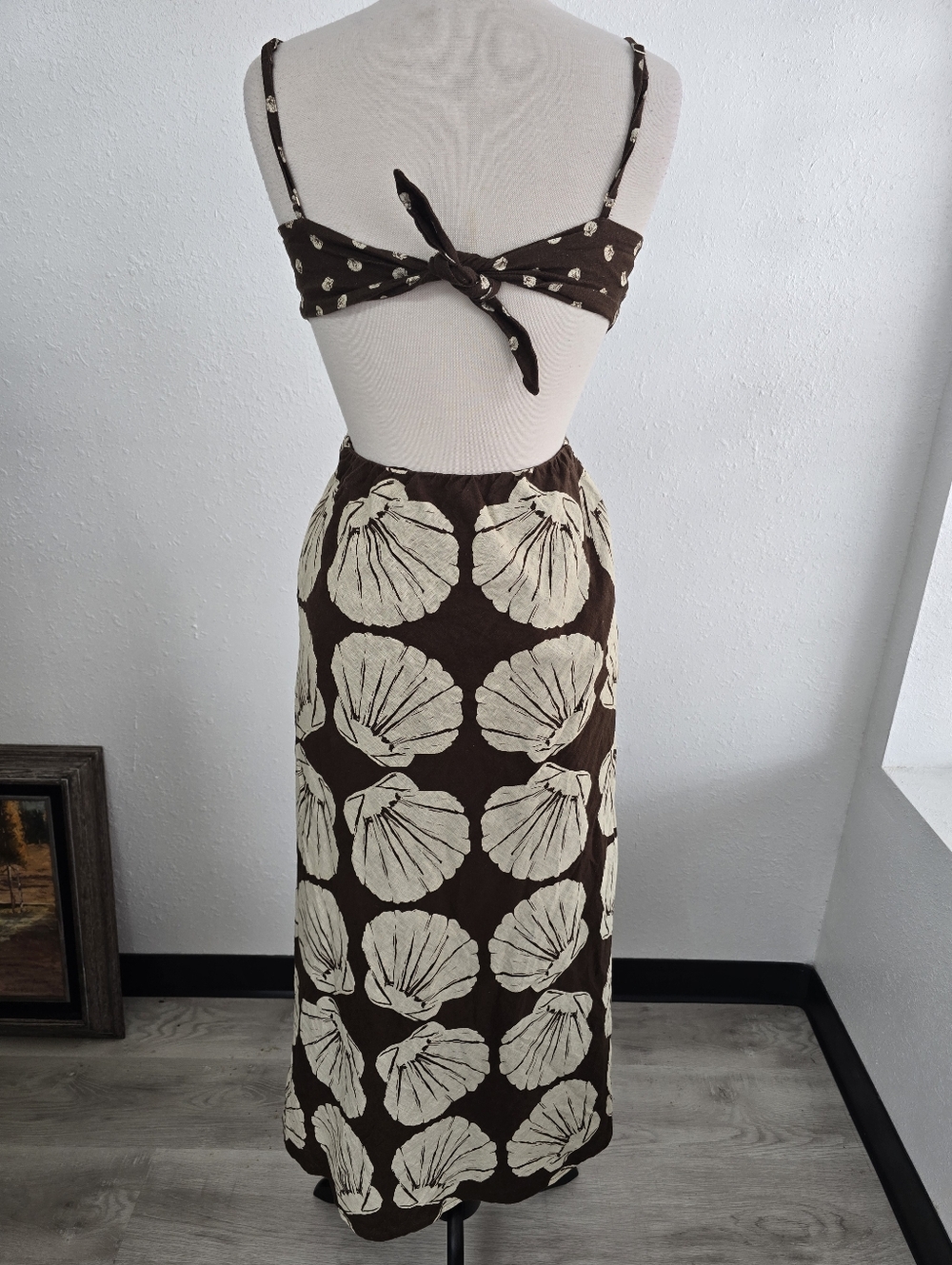 Abercrombie & Fitch Brown and Cream Shell-Print Maxi Dress - Picture 8 of 12